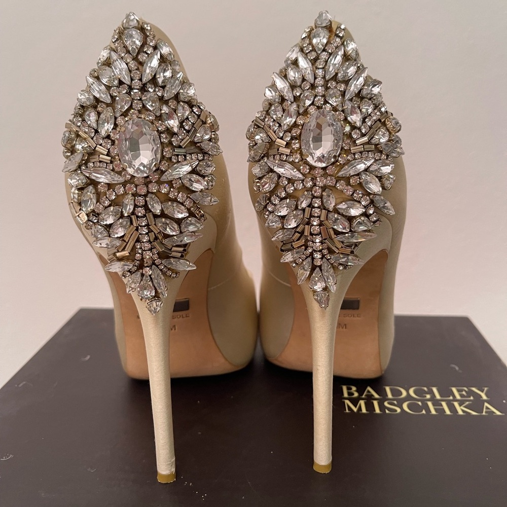 Badgley Mischka Brand
Kiara Embellished Peep-toe Pump color Latte